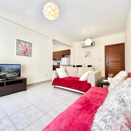 Sun Julz Apartments On The Beach Paphos Buitenkant foto