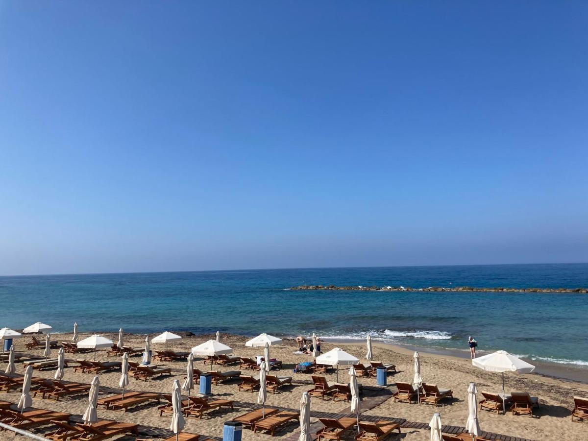 Sun Julz Apartments On The Beach Paphos Buitenkant foto