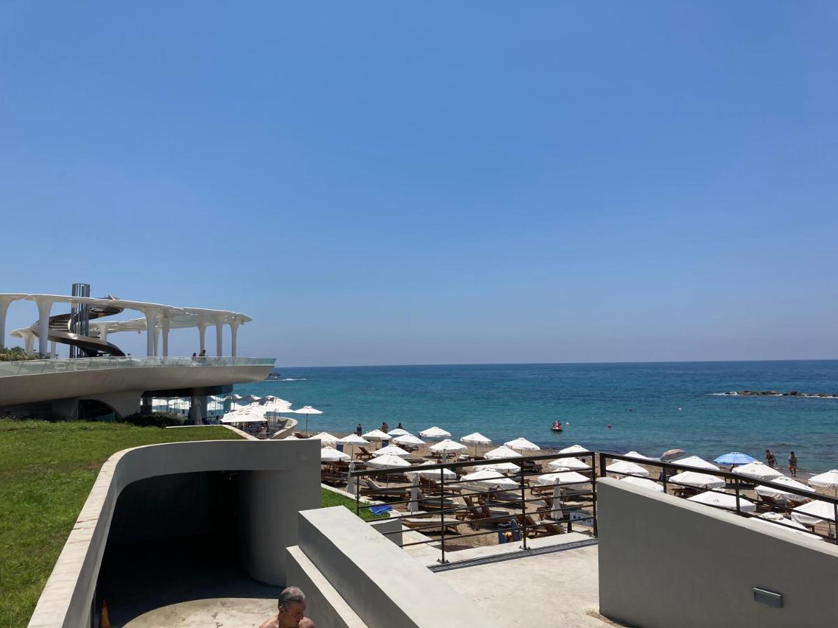 Sun Julz Apartments On The Beach Paphos Buitenkant foto