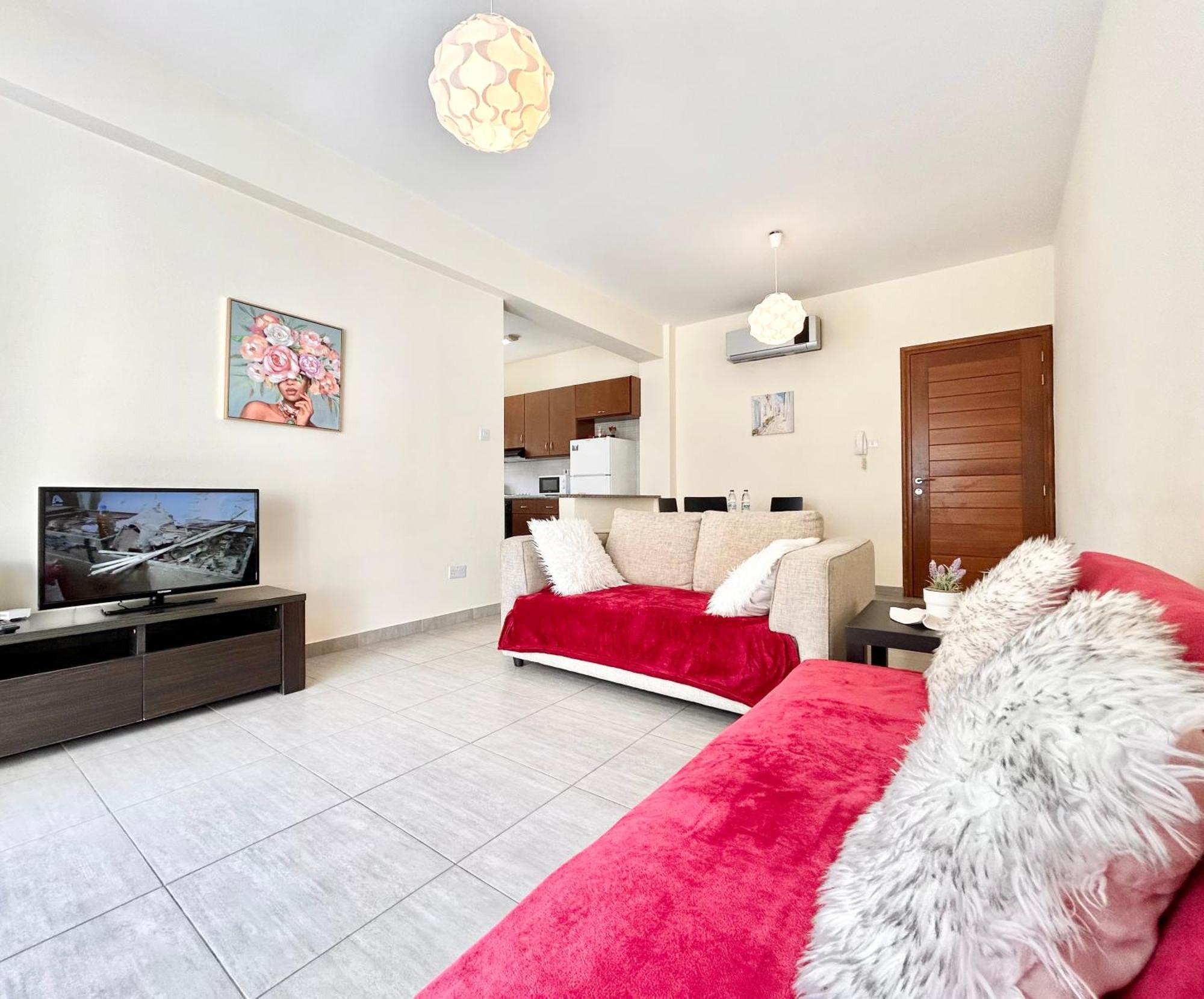 Sun Julz Apartments On The Beach Paphos Buitenkant foto