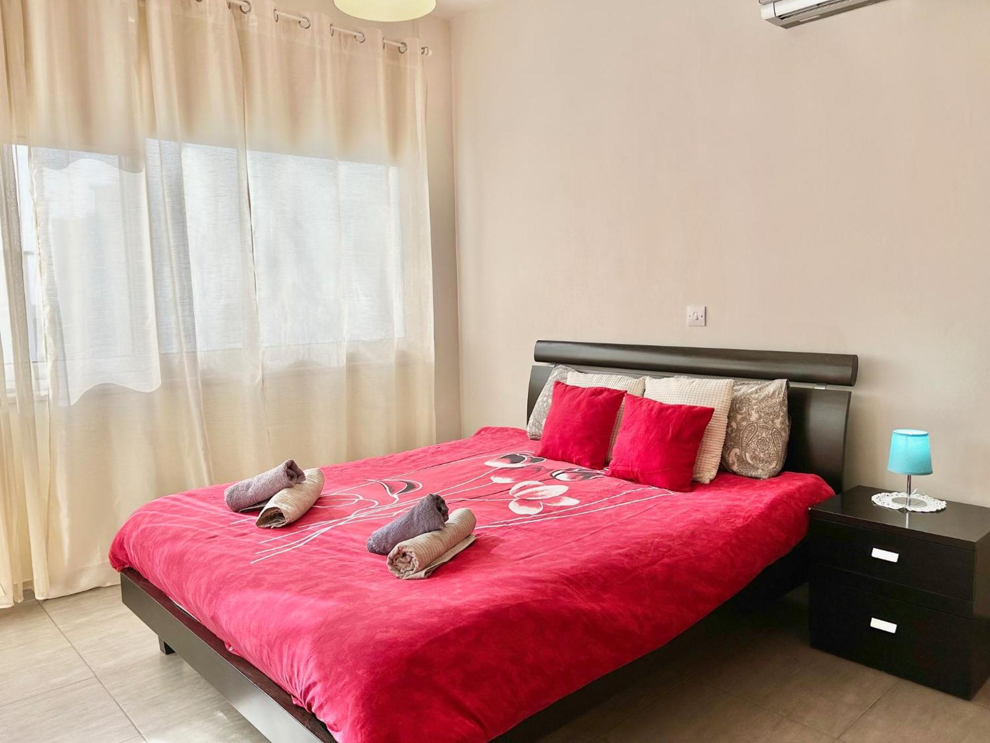 Sun Julz Apartments On The Beach Paphos Buitenkant foto