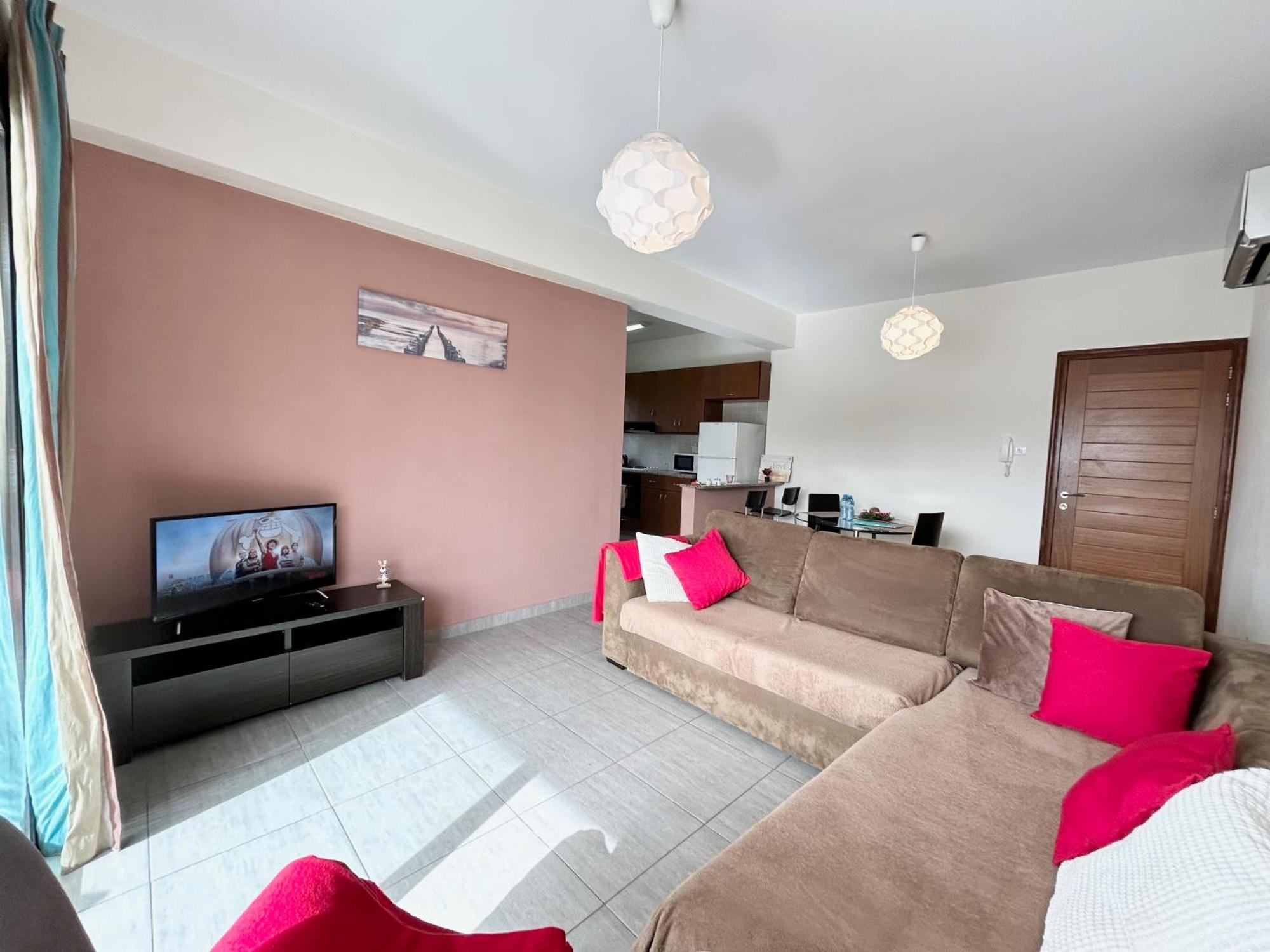 Sun Julz Apartments On The Beach Paphos Buitenkant foto
