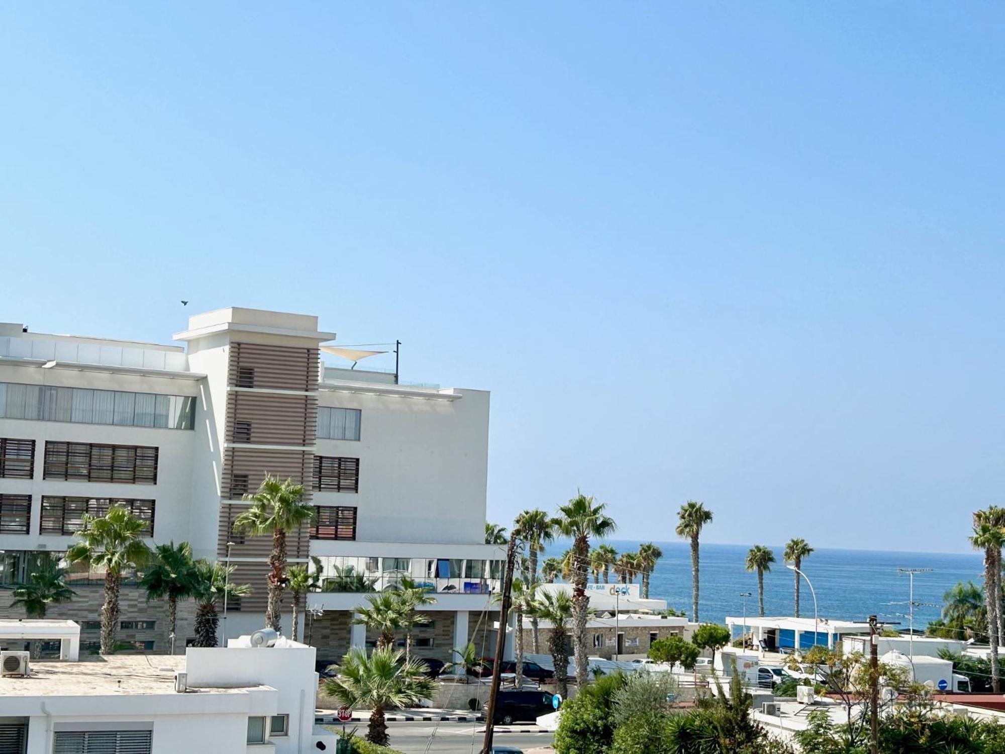 Sun Julz Apartments On The Beach Paphos Buitenkant foto