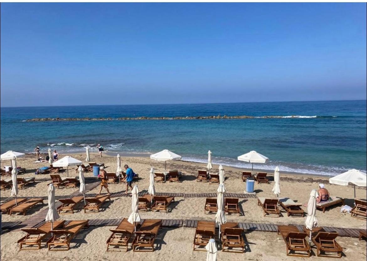 Sun Julz Apartments On The Beach Paphos Buitenkant foto