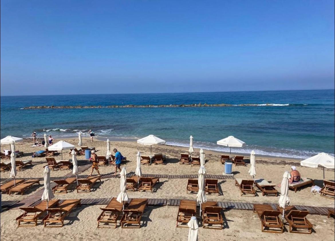 Sun Julz Apartments On The Beach Paphos Buitenkant foto
