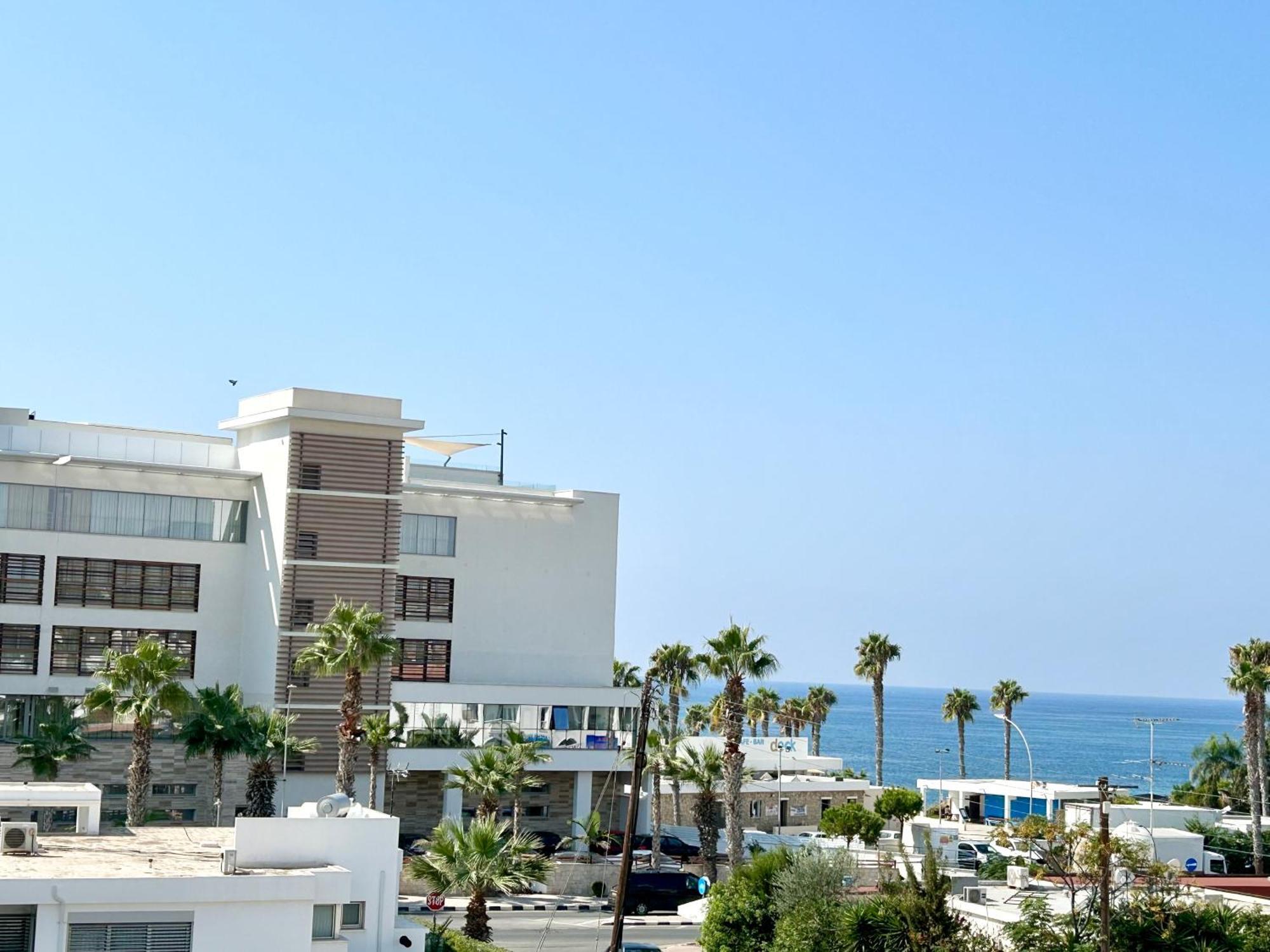Sun Julz Apartments On The Beach Paphos Buitenkant foto