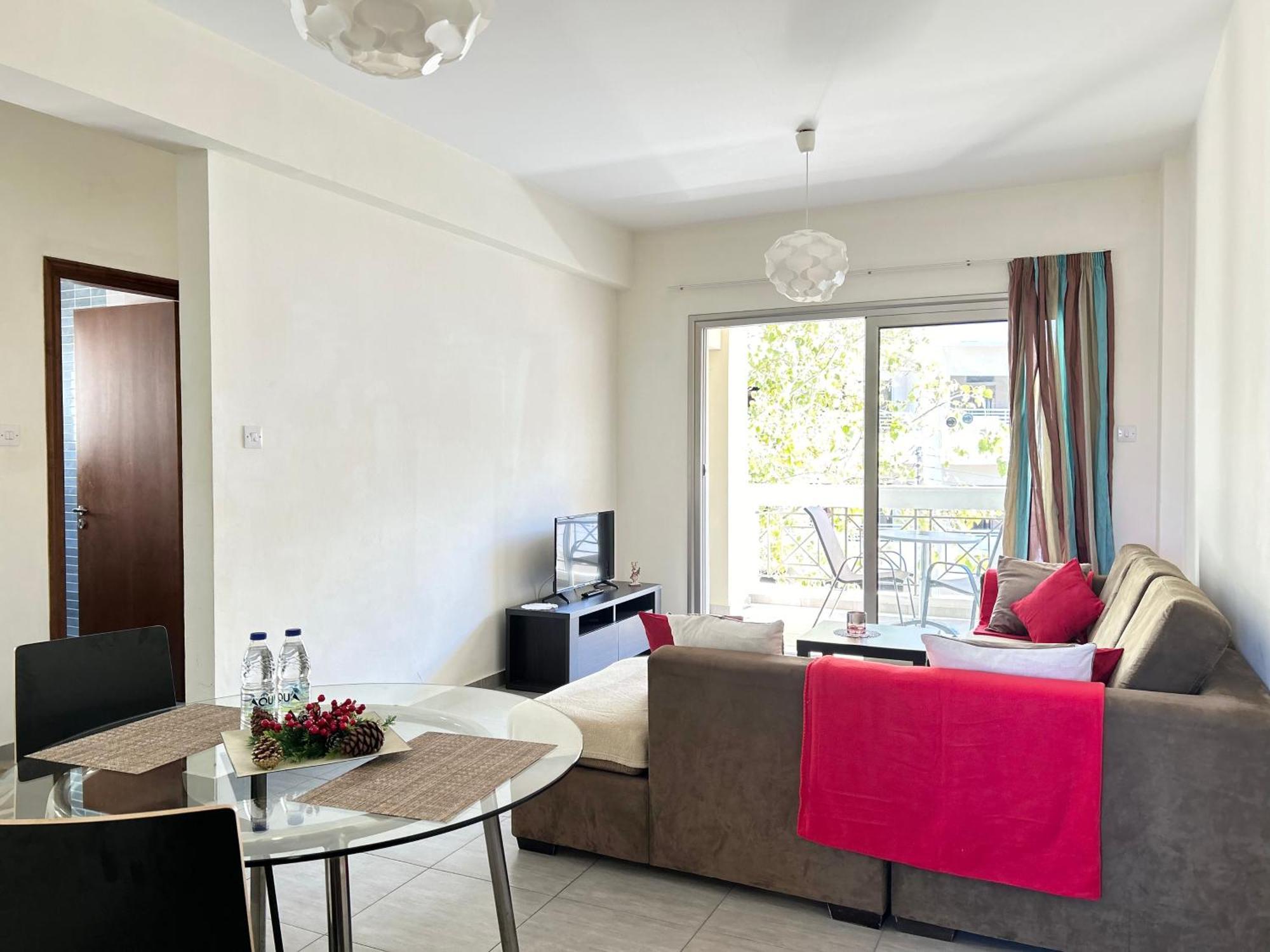 Sun Julz Apartments On The Beach Paphos Buitenkant foto