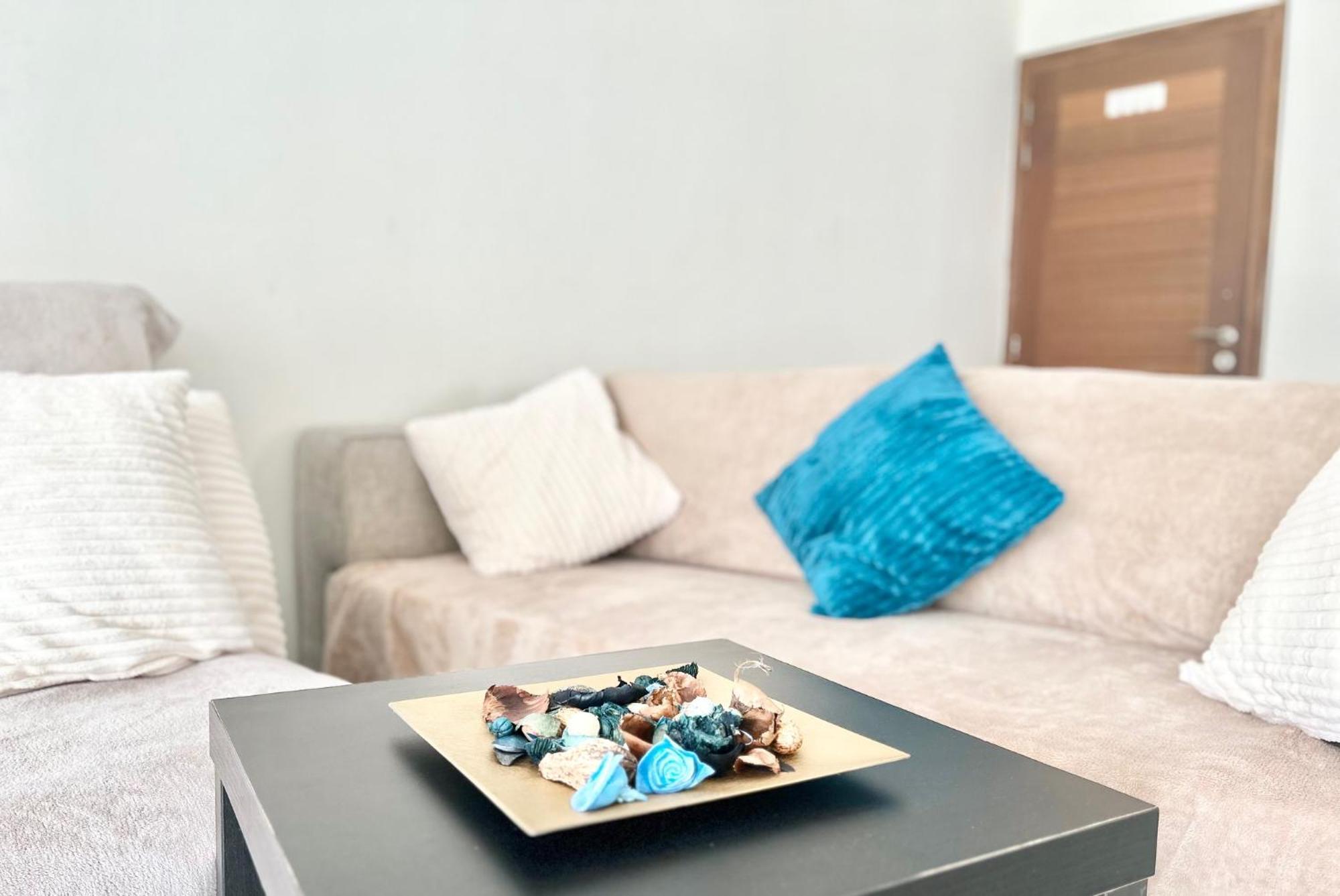 Sun Julz Apartments On The Beach Paphos Buitenkant foto