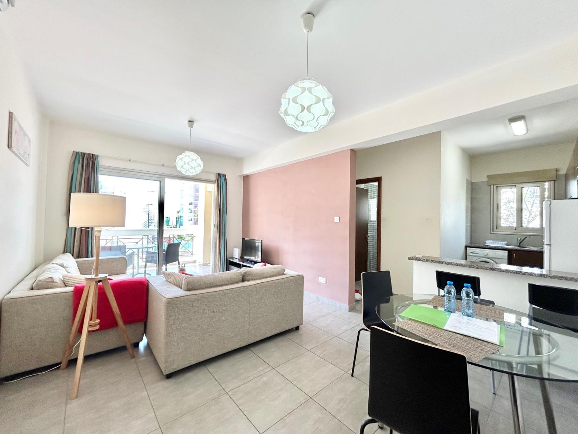 Sun Julz Apartments On The Beach Paphos Buitenkant foto