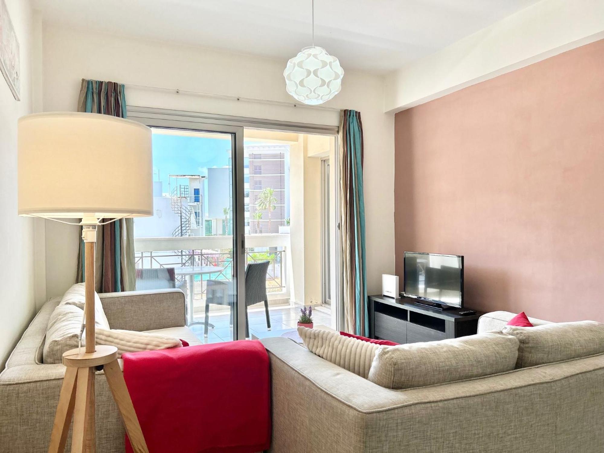Sun Julz Apartments On The Beach Paphos Buitenkant foto