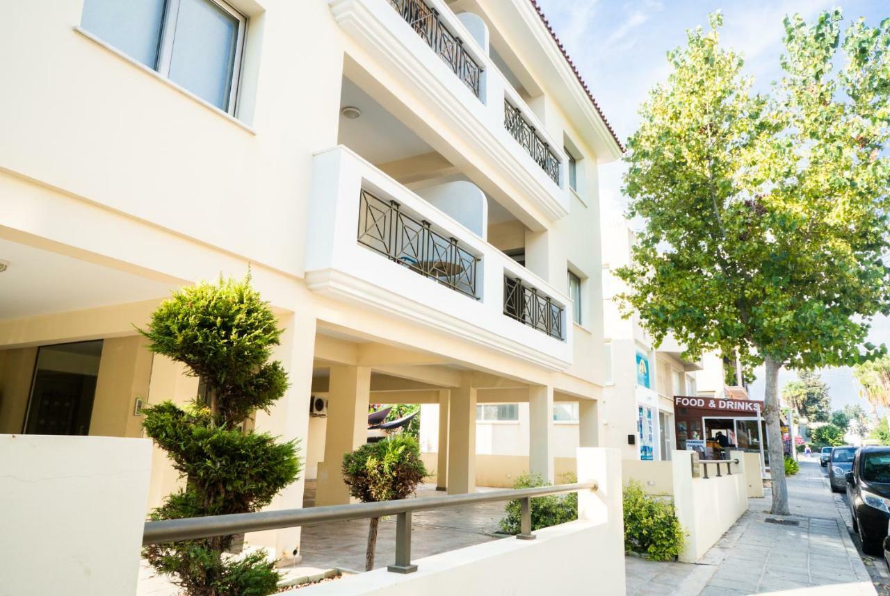 Sun Julz Apartments On The Beach Paphos Buitenkant foto